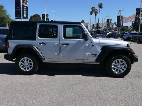 Used 2023 Jeep Wrangler Unlimited Sport AWD/4WD image 2