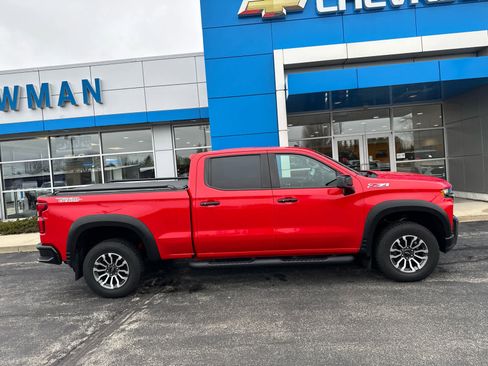 Used 2019 Chevrolet Silverado 1500 LT Trail Boss image 3