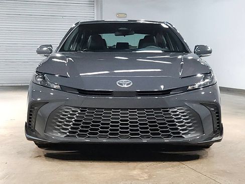 Used 2025 Toyota Camry SE FWD image 2