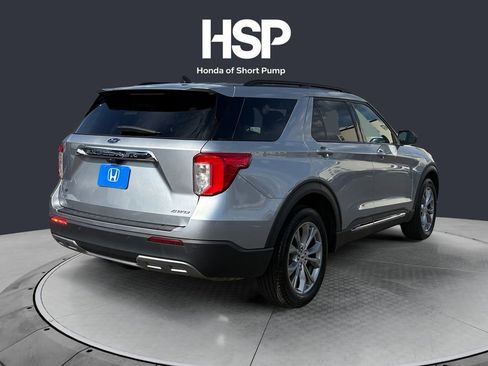 Used 2022 Ford Explorer XLT w/ Equipment Group 202A AWD/4WD image 5