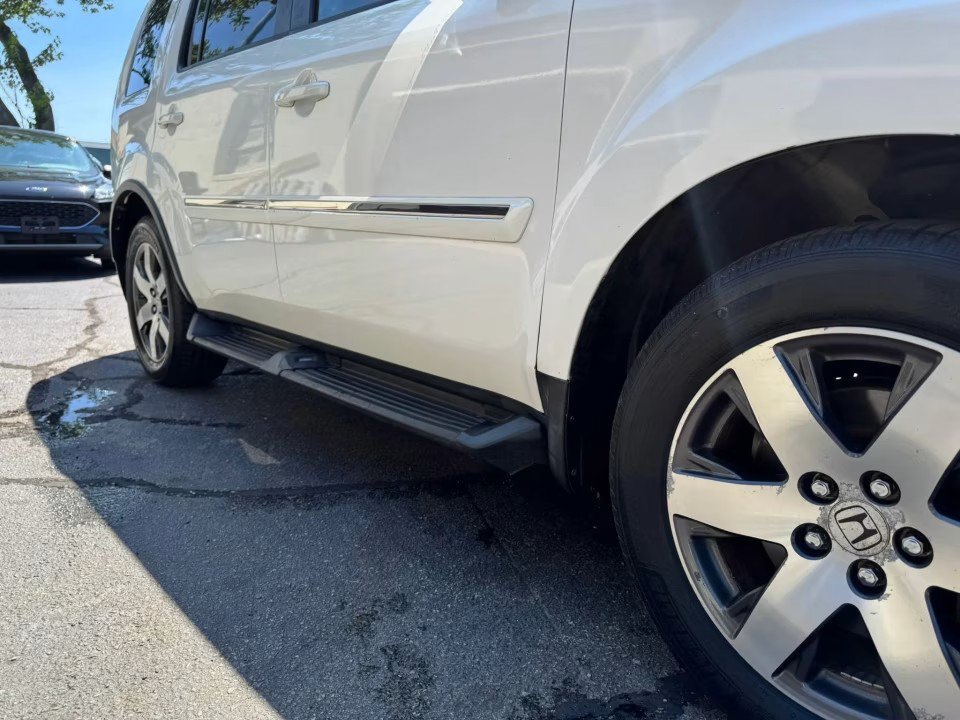 Used 2012 Honda Pilot Touring image 14