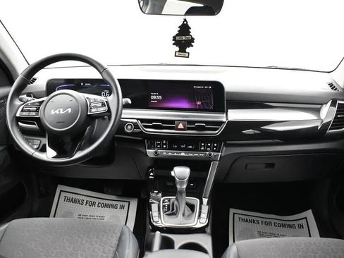 Used 2025 Kia Seltos S FWD image 19