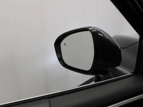 Used 2024 Mitsubishi Outlander SE image 13