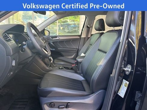 Certified 2024 Volkswagen Tiguan SE w/ Panoramic Sunroof Package image 18