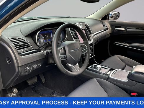 Used 2023 Chrysler 300 Touring w/ Sport Appearance Package RWD image 19