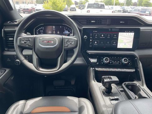 Used 2024 GMC Sierra 1500 AT4 w/ Technology Package AWD/4WD image 13