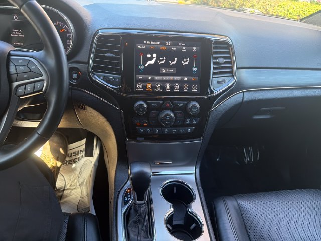 Used 2020 Jeep Grand Cherokee Limited w/ Luxury Group II RWD image 15