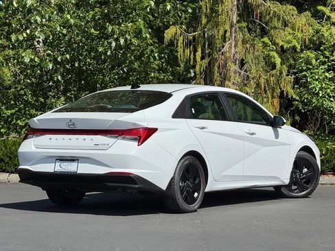 Used 2023 Hyundai Elantra Blue FWD image 34