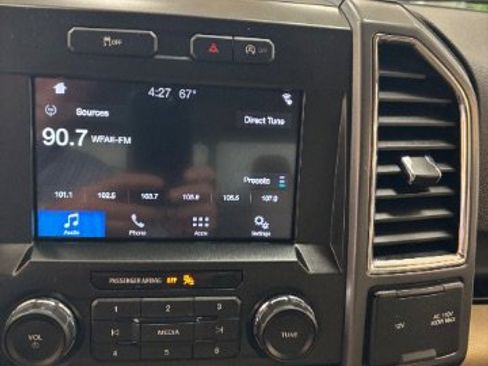 Used 2016 Ford F150 XLT w/ Equipment Group 302A Luxury image 11