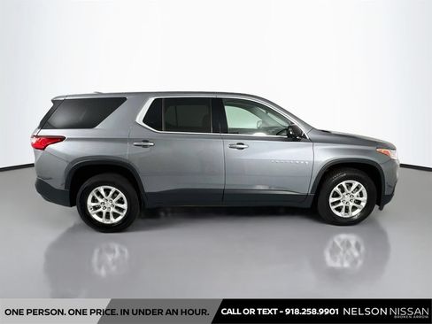 Used 2020 Chevrolet Traverse LS FWD image 4