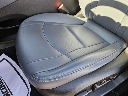 Used 2024 Buick Enclave Premium image 8