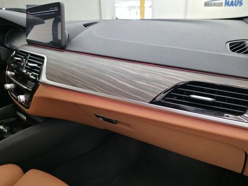 Used 2023 BMW 530i w/ Convenience Package RWD image 35