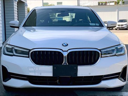 Used 2022 BMW 530i xDrive w/ Premium Package AWD/4WD image 8