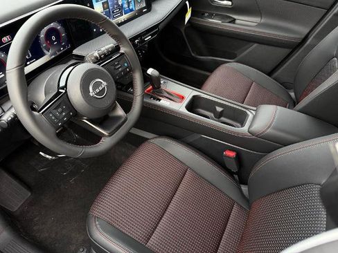 New 2026 Nissan Kicks SR w/ Cold Weather Package image 16