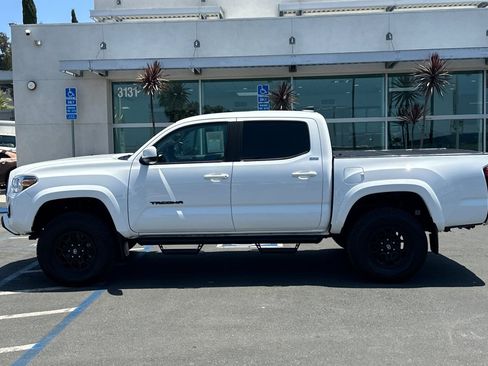 Used 2022 Toyota Tacoma SR5 RWD image 7