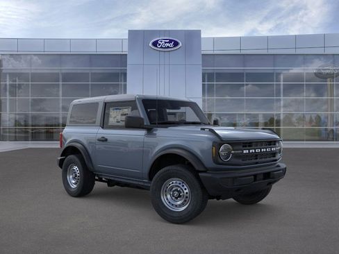 New 2025 Ford Bronco Base image 32