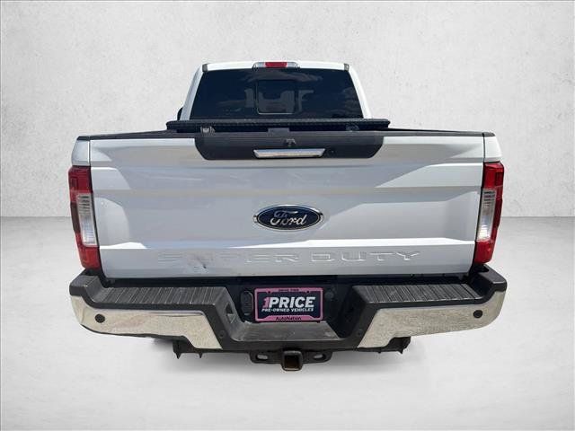 Used 2018 Ford F250 Lariat w/ Lariat Value Package AWD/4WD image 4