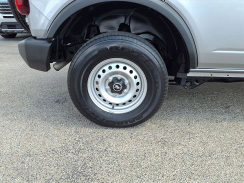 Certified 2023 Ford Bronco Base image 7