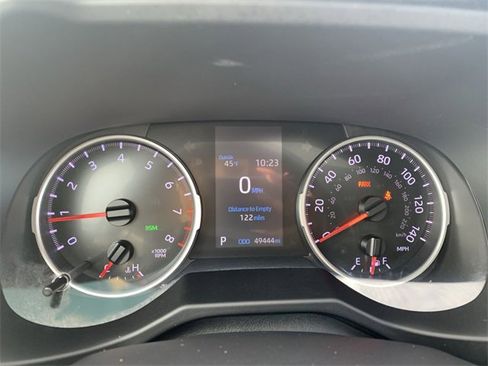 Used 2021 Toyota RAV4 XLE Premium image 20