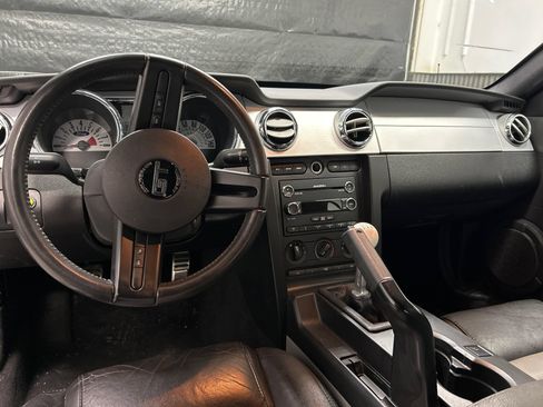 Used 2009 Ford Mustang GT Premium RWD image 13