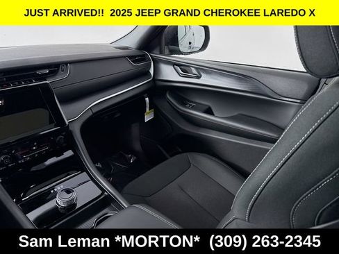 New 2025 Jeep Grand Cherokee Laredo X w/ Luxury Tech Group I image 23