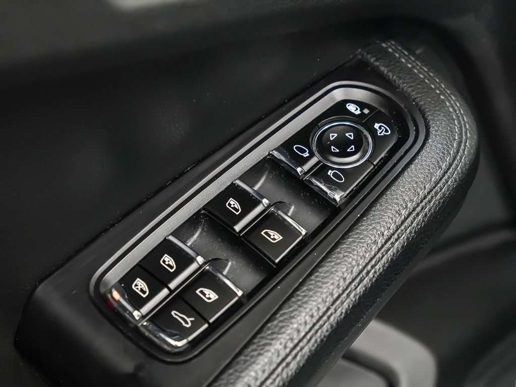 Used 2017 Porsche Macan S AWD/4WD image 22