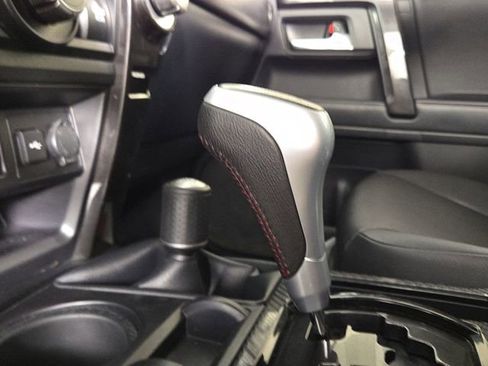 Used 2021 Toyota 4Runner TRD Off-Road Premium w/ Moonroof Package AWD/4WD image 20