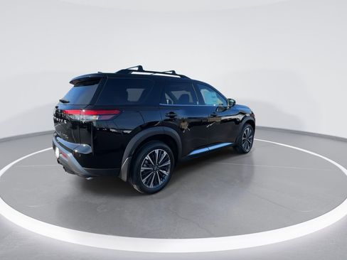 New 2026 Nissan Pathfinder Platinum image 8