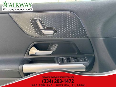 Used 2025 Mercedes-Benz GLA 250 SUV image 15