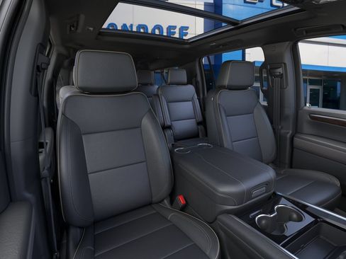 New 2026 Chevrolet Suburban Premier w/ Sun And Tow Package AWD/4WD image 16