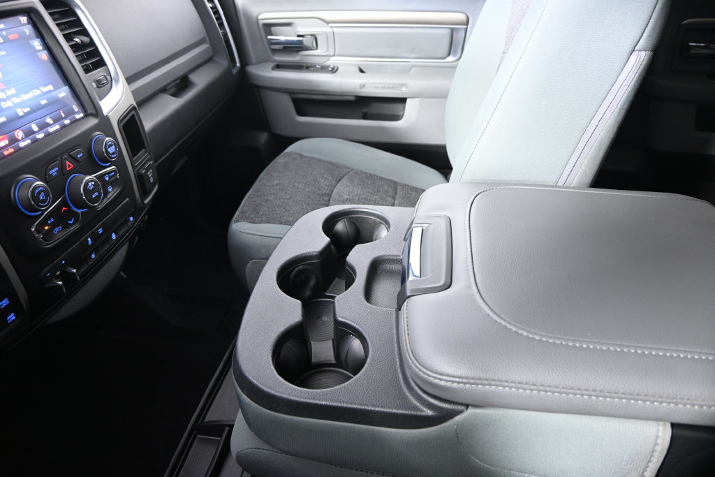 Used 2018 RAM 1500 SLT AWD/4WD image 35