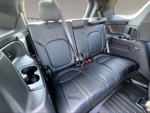 Used 2025 Honda Pilot TrailSport image 25