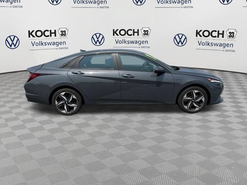 Used 2023 Hyundai Elantra SEL w/ Convenience Package FWD image 9