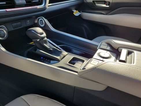 New 2026 Toyota Grand Highlander AWD Hybrid image 12
