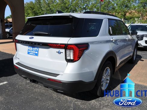 New 2026 Ford Explorer Active RWD image 5