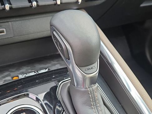 Used 2023 GMC Canyon Denali image 16