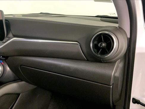 Used 2024 Chevrolet Blazer LT w/ Convenience Package FWD image 16