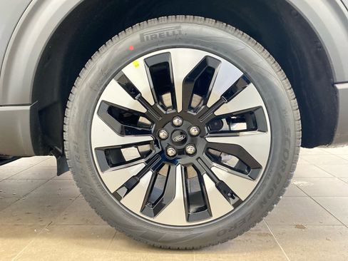 New 2026 Ford Explorer Platinum image 31