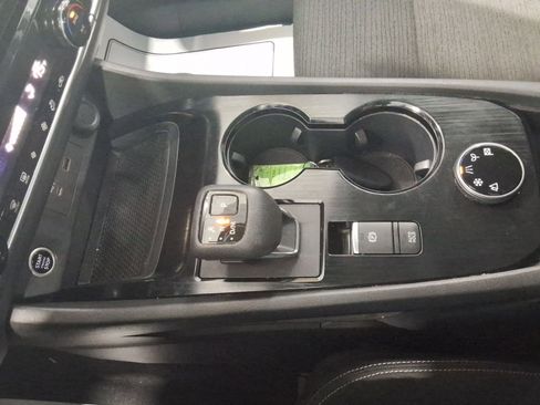 Used 2022 Nissan Rogue SV image 17