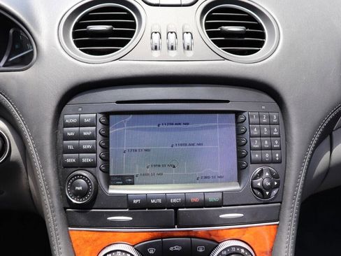 Used 2005 Mercedes-Benz SL 600 image 23