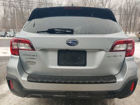 Used 2018 Subaru Outback 2.5i Premium image 5