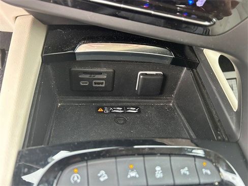 Used 2022 Buick Envision Avenir w/ Technology Package II image 26