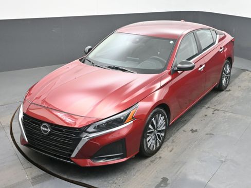 Used 2024 Nissan Altima 2.5 SV image 30