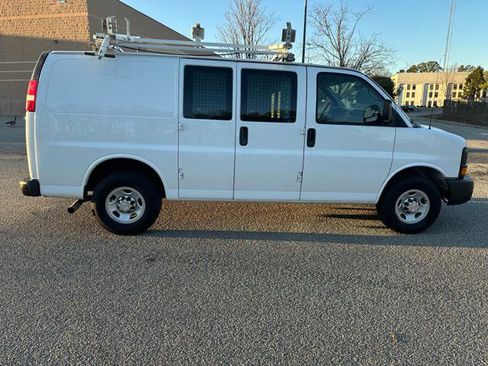Used 2015 Chevrolet Express 2500 image 37