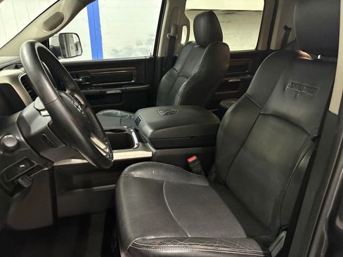 Used 2017 RAM 1500 Laramie w/ Convenience Group image 10