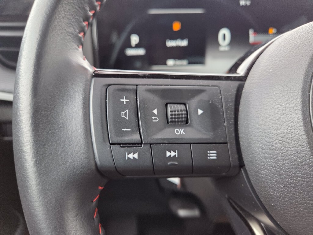 Used 2026 Nissan Kicks SR FWD image 13
