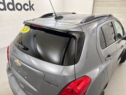 Used 2020 Chevrolet Trax LT AWD/4WD image 30