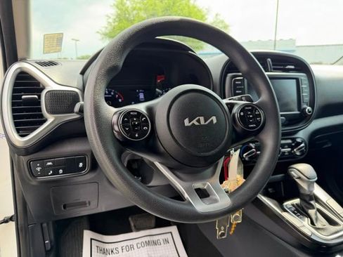 Used 2022 Kia Soul LX w/ Technology Package FWD image 15