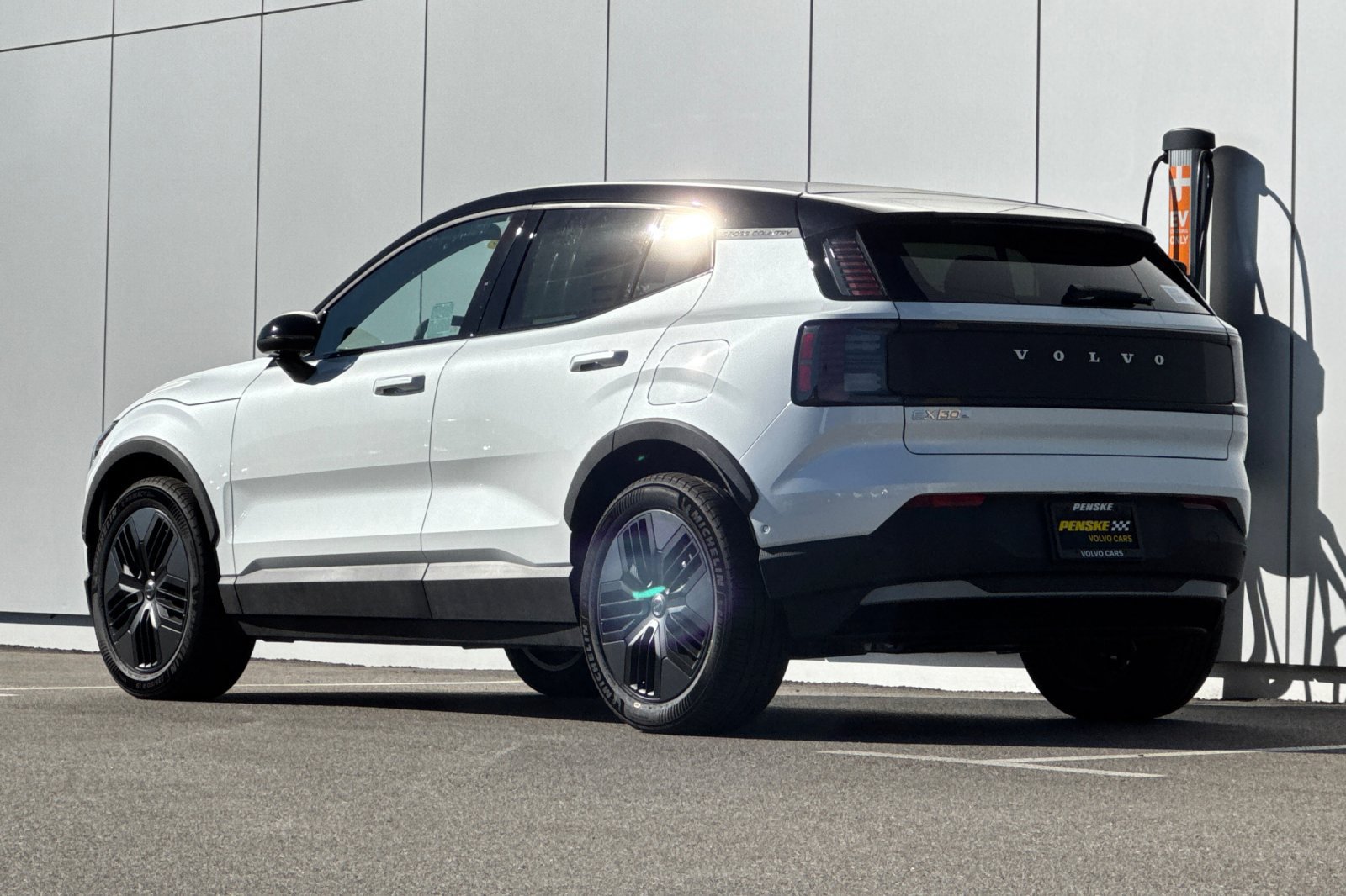 New 2026 Volvo EX30 Cross Country Ultra w/ Protection Package Premier AWD/4WD image 3