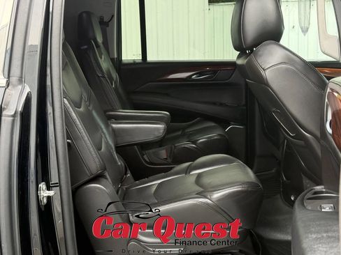 Used 2015 Cadillac Escalade ESV 2WD image 19